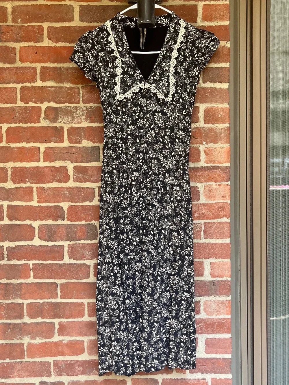 anthropologie black floral dress Womens Anthropologie Black The Tommie Cap-Sleeve Smocked Front-Zip Midi Shirt Dress L (US 12-14)